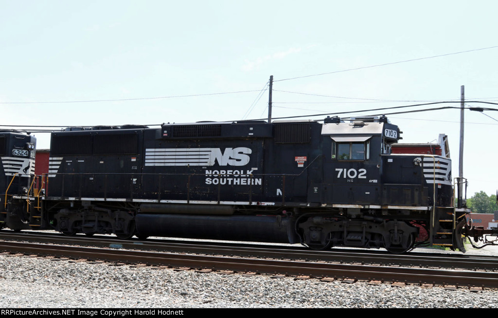 NS 7102